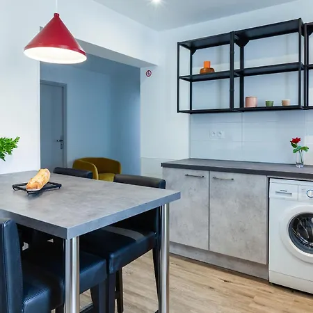 Moderne Proche Centre - Terrasse & Parking Prive Gratuit * Avignon